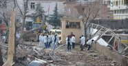 Diyarbakır'da terör saldırısı: 2'si polis yakını 5 kişi yaşamını...