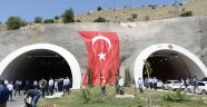 Doğu Anadolu'daki 12 ili Batı'ya bağlayacak Karahan Tüneli açıldı
