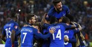 EURO 2016 Maçında Fransa, Arnavutluk'u 2-0 Yendi