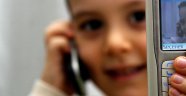 Küçük yaştaki çocuklar için 'cep telefonu' uyarısı