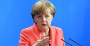 Merkel: Sığınmacıların Sınırlardan Kontrolsüzce Geçmelerine Artık İzin Verilmemeli