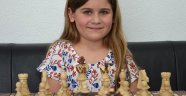 Türk kızı Aleyna, Avusturya'da satranç şampiyonu oldu